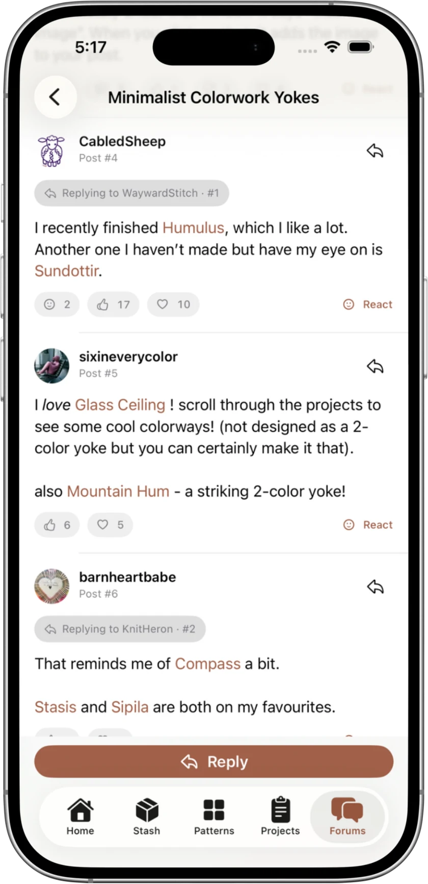 A Ravelry forum discussion in Stashora with pattern links, reactions, and replies